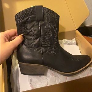 Brand new Cowgirl boots!